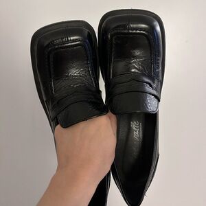 L’Intervalle Black Leather Loafers with Block Heel